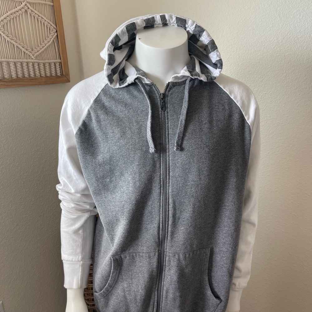 Broken Threads Gray and White Full Zip Hoodie Large